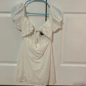 Small Kittenish White dress